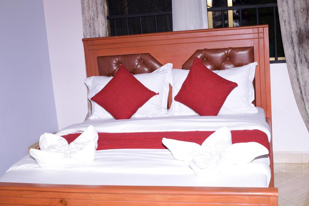 Safari Park House Bed & Breakfast Arusha Exterior photo