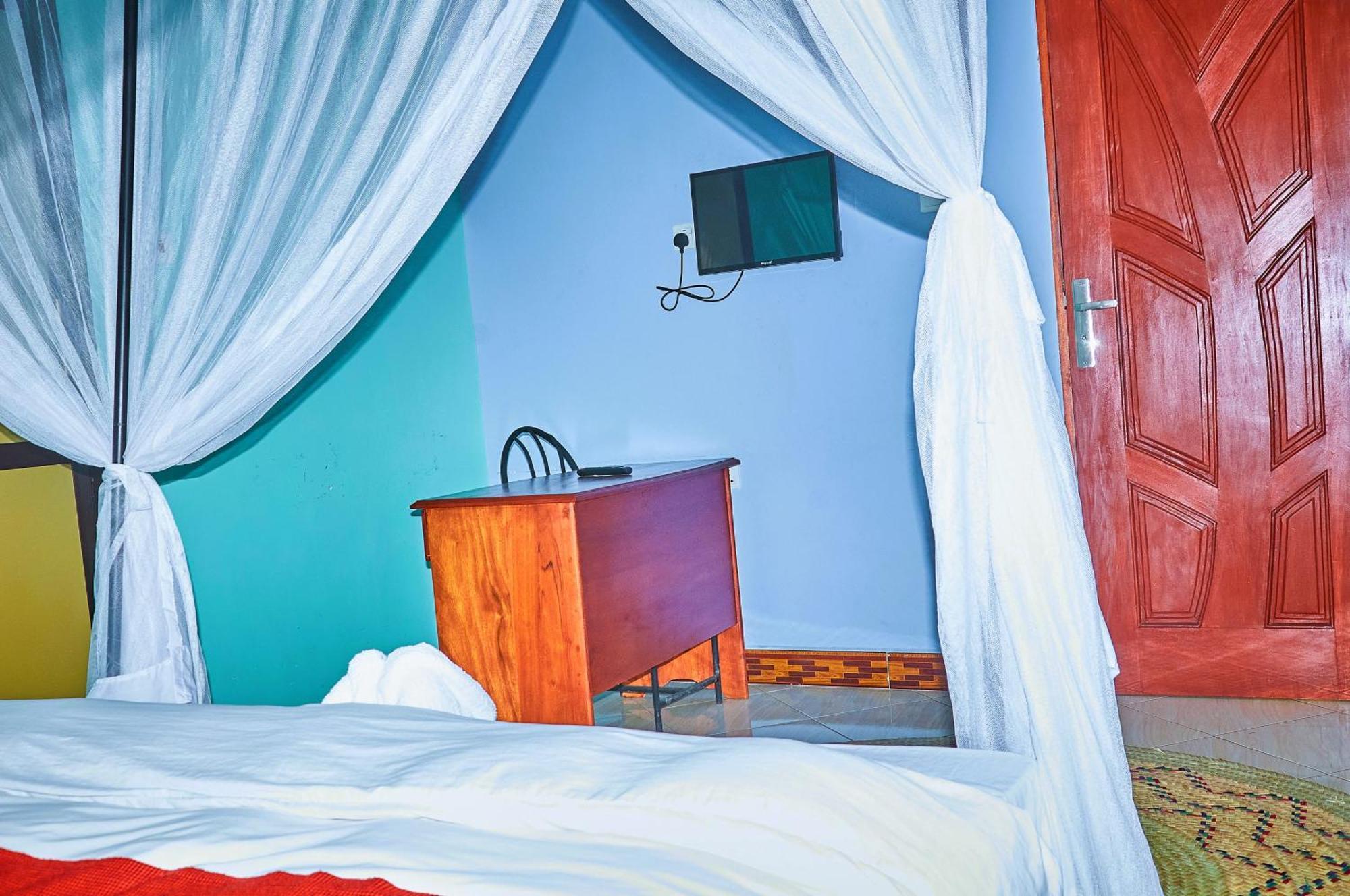 Safari Park House Bed & Breakfast Arusha Exterior photo
