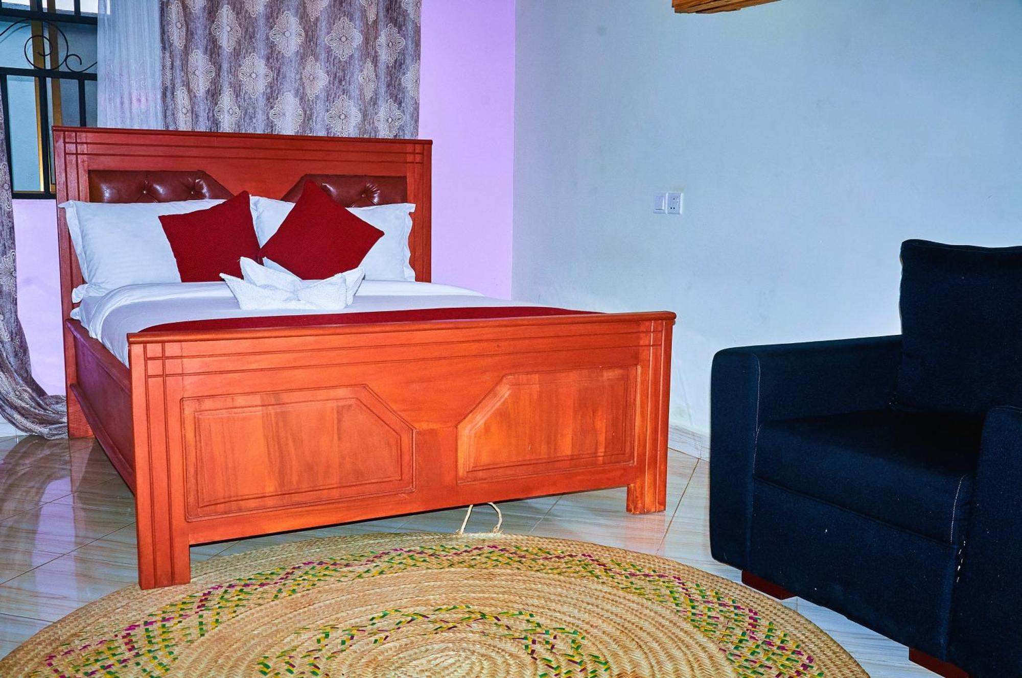 Safari Park House Bed & Breakfast Arusha Exterior photo