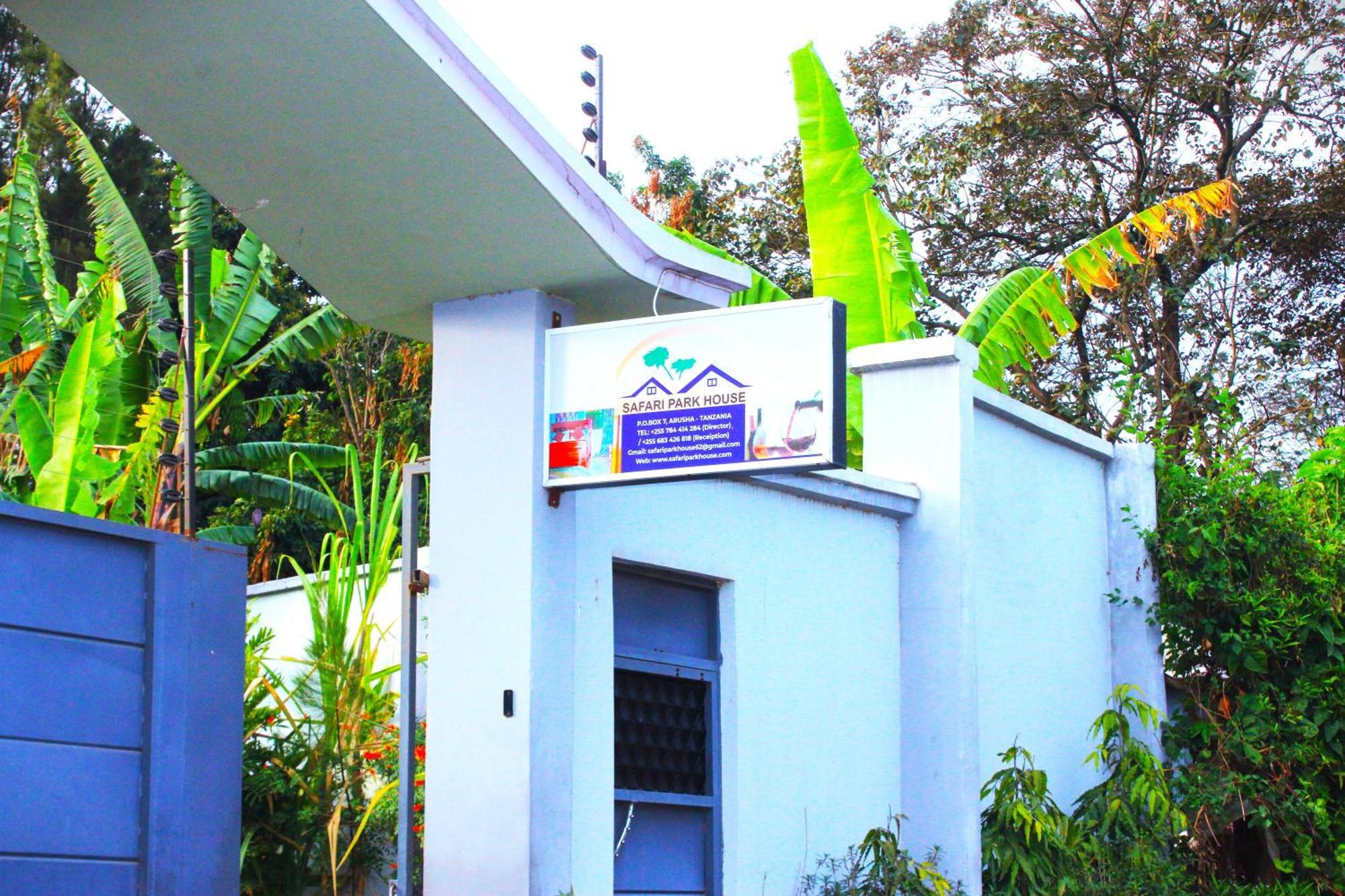 Safari Park House Bed & Breakfast Arusha Exterior photo